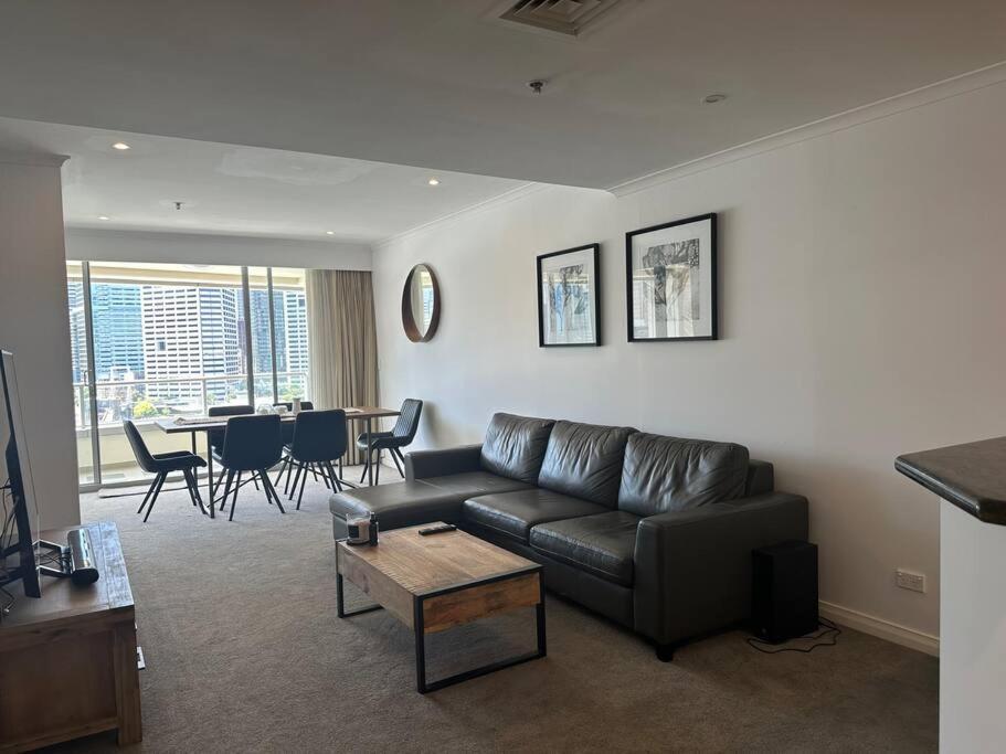 Apartment Stunning With Views Of Darling Harbour