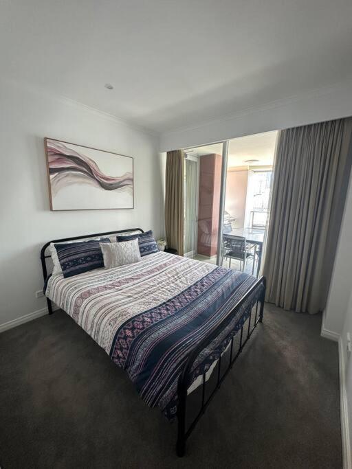 Stunning With Views Of Darling Harbour Apartment *